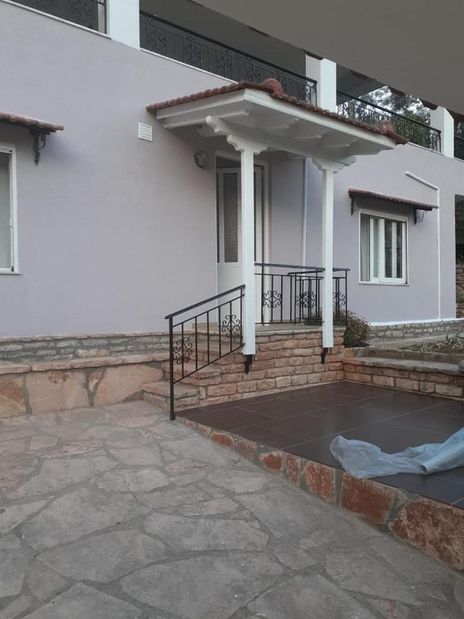 Lovely 1-Bedroom Apartment In Saranda Kültér fotó